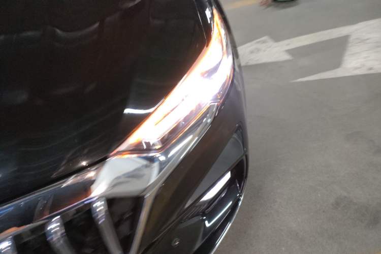 Used Hongqi HS5 2022 Revised Version 2.0T Smart Connect Flagship Edition Left Front Headlight