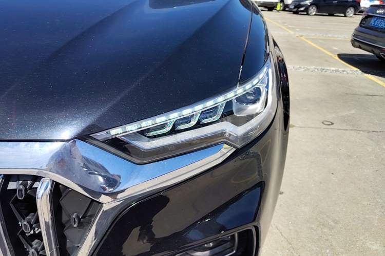 Used Hongqi HS5 2022 2.0T Smart Connect Flagship All-Wheel-Drive Version Left Front Headlight