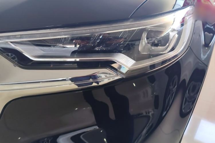 Used Hongqi HS5 2022 Facelifted Version 2.0T Smart Connect Flagship All-Wheel-Drive Edition Left Front Headlight