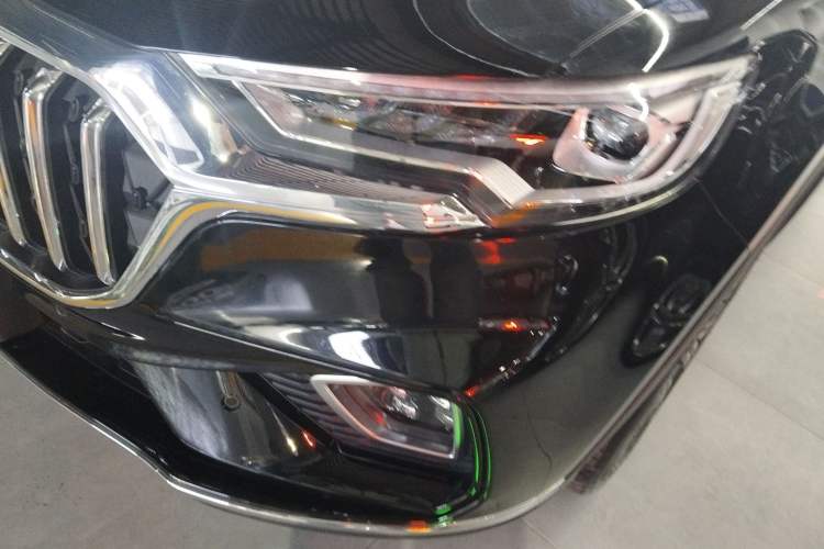Used Hongqi HS5 2022 Facelifted Version 2.0T Smart Connect Flagship All-Wheel-Drive Edition Left Front Headlight