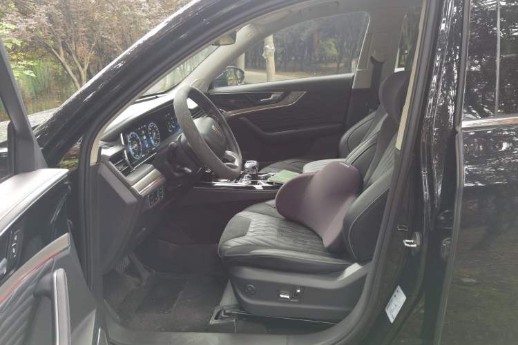 Used Hongqi HS5 2022 Facelifted Version 2.0T Smart Connect Flagship All-Wheel-Drive Edition Left Front Seat