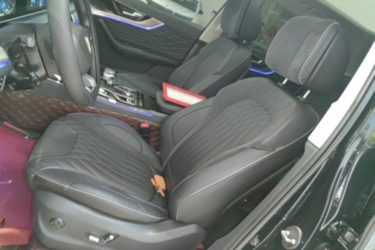 Used Hongqi HS5 2022 Facelifted Version 2.0T Smart Connect Flagship All-Wheel-Drive Edition Left Front Seat