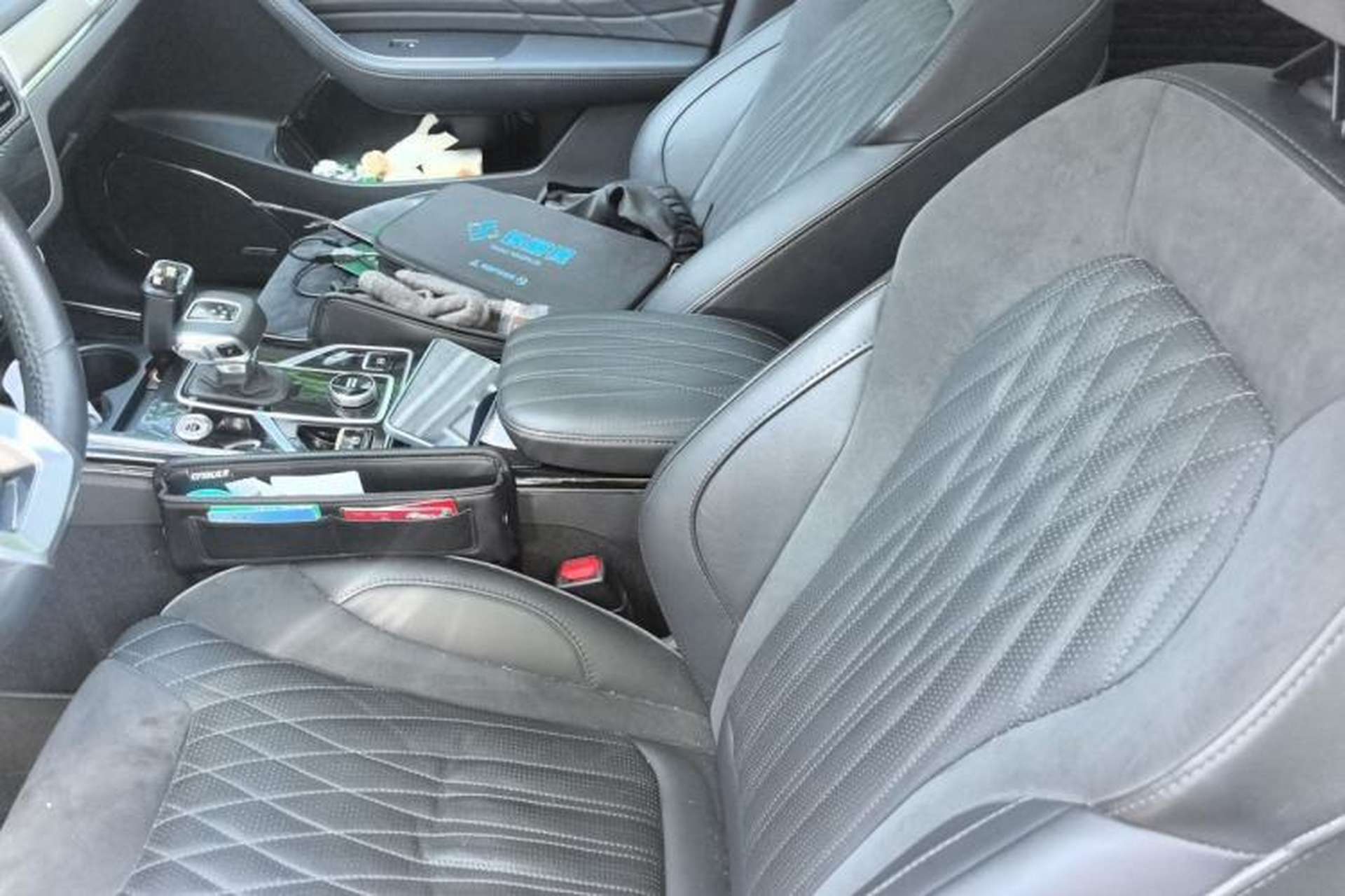 Used Hongqi HS5 2022 Facelifted Version 2.0T Smart Connect Flagship All-Wheel-Drive Edition Left Front Seat