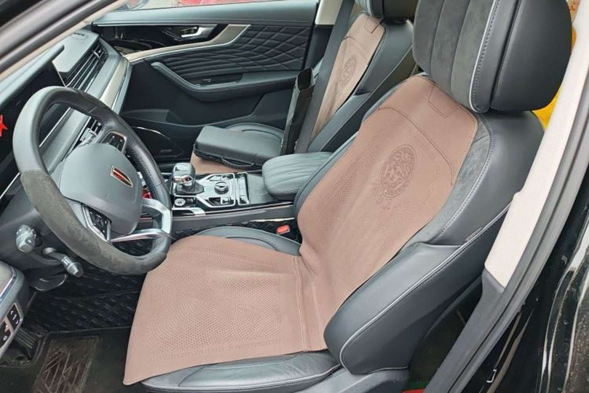 Used Hongqi HS5 2022 2.0T Smart Connect Flagship All-Wheel-Drive Version Left Front Seat