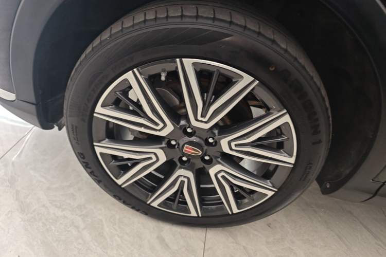 Used Hongqi HS5 2022 Facelifted Version 2.0T Smart Connect Flagship All-Wheel-Drive Edition Left Front Wheel Hub