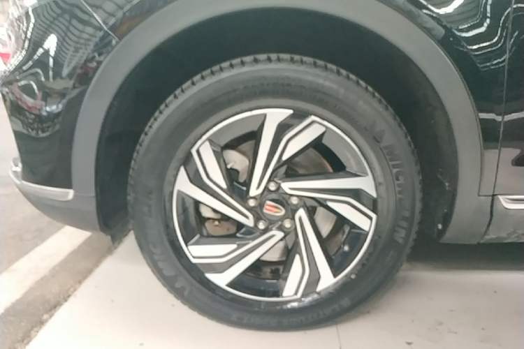 Used Hongqi HS5 2022 2.0T Smart Connect Flagship Edition Left Front Wheel Hub