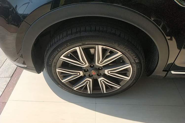 Used Hongqi HS5 2022 Facelifted Version 2.0T Smart Connect Flagship All-Wheel-Drive Edition Left Front Wheel Hub