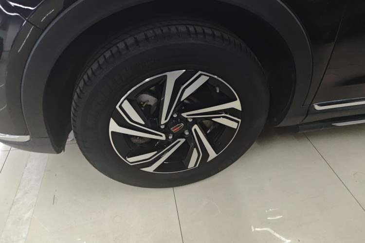 Used Hongqi HS5 2022 Revised Version 2.0T Smart Connect Flagship Edition Left Front Wheel Hub