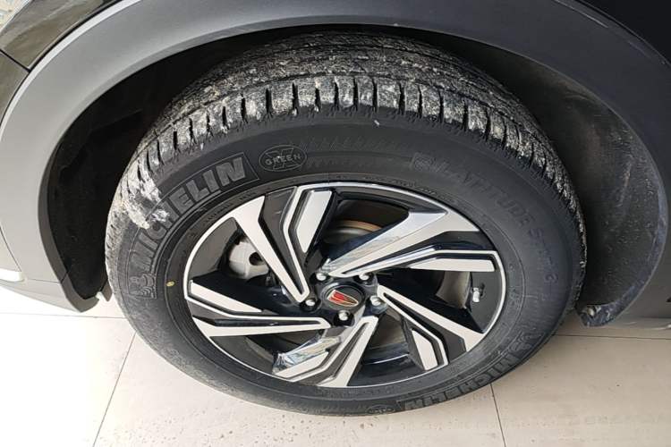 Used Hongqi HS5 2022 Revised Version 2.0T Smart Connect Flagship Edition Left Front Wheel Hub