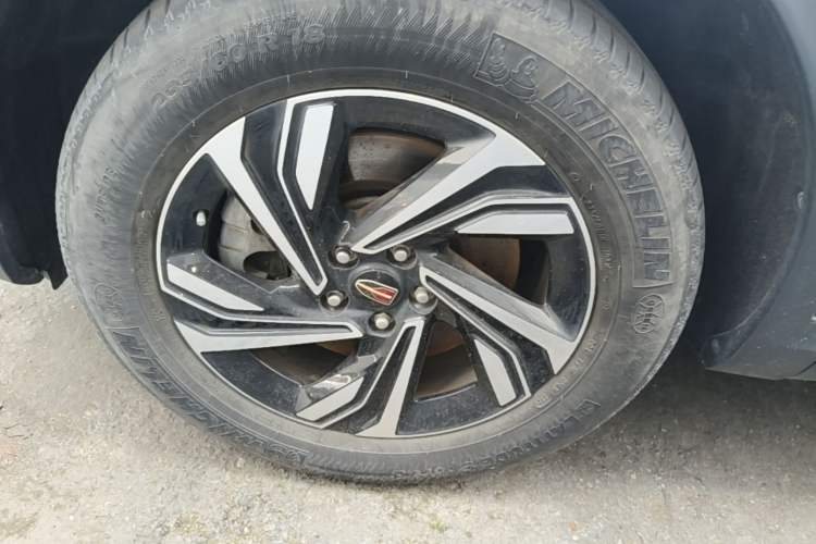 Used Hongqi HS5 2022 2.0T Smart Connect Flagship Edition Left Front Wheel Hub