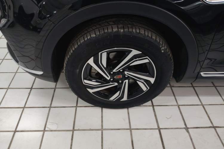 Used Hongqi HS5 2022 Revised Version 2.0T Smart Connect Flagship Edition Left Front Wheel Hub