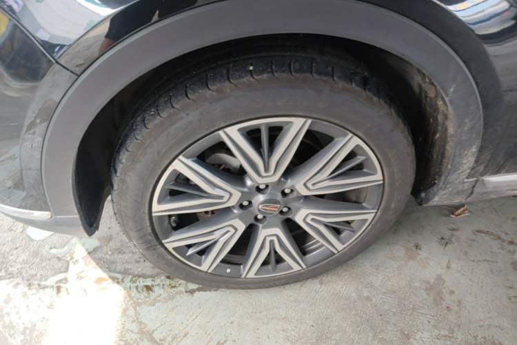 Used Hongqi HS5 2022 Facelifted Version 2.0T Smart Connect Flagship All-Wheel-Drive Edition Left Front Wheel Hub