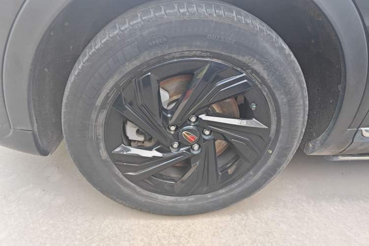 Used Hongqi HS5 2022 Revised Version 2.0T Smart Connect Flagship Edition Left Front Wheel Hub