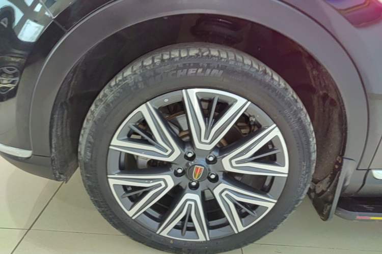 Used Hongqi HS5 2022 Facelifted Version 2.0T Smart Connect Flagship All-Wheel-Drive Edition Left Front Wheel Hub
