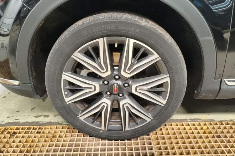 Used Hongqi HS5 2022 Facelifted Version 2.0T Smart Connect Flagship All-Wheel-Drive Edition Left Front Wheel Hub