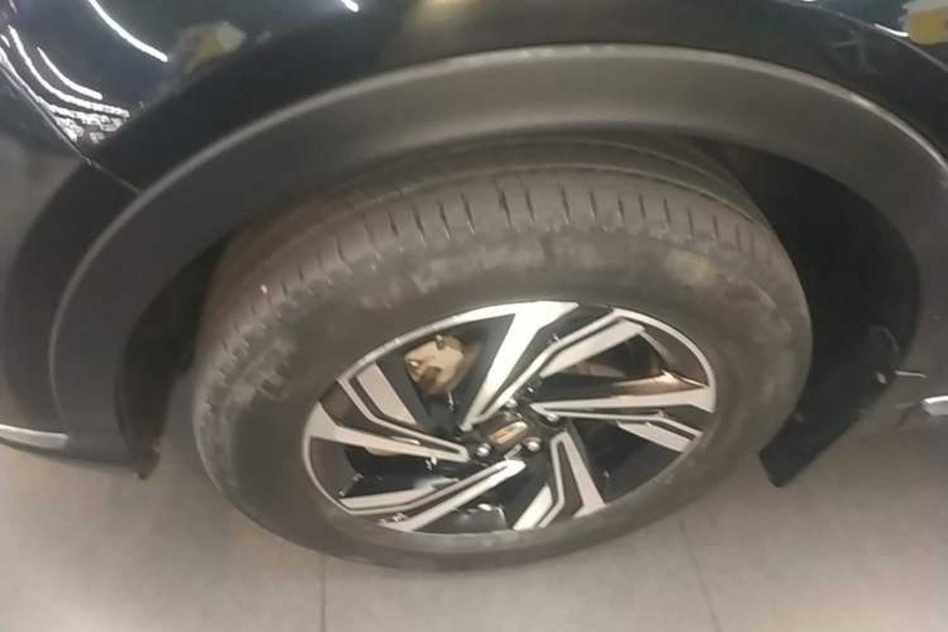 Used Hongqi HS5 2022 Revised Version 2.0T Smart Connect Flagship Edition Left Front Wheel Hub