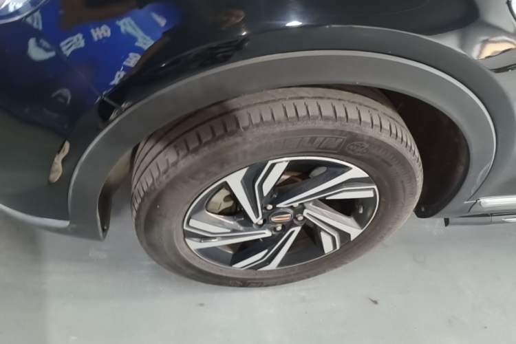 Used Hongqi HS5 2022 2.0T Smart Connect Flagship Enjoyment Purchase Edition Left Front Wheel Hub