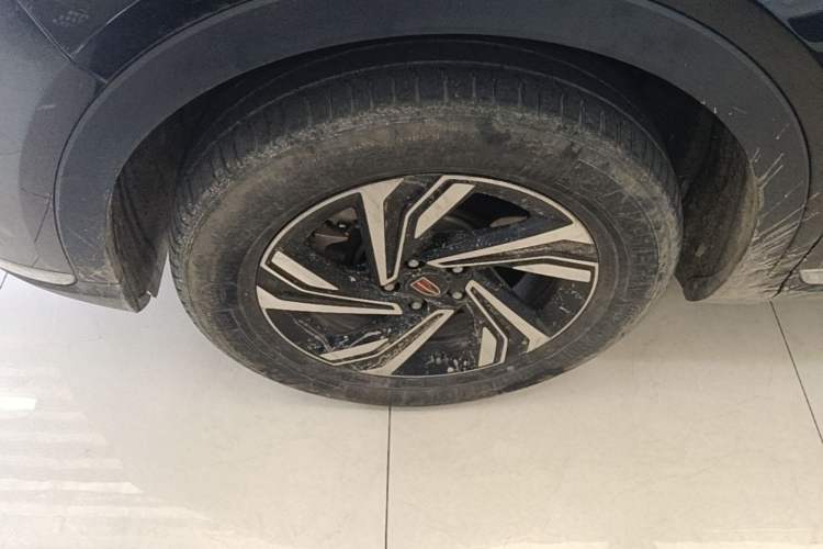 Used Hongqi HS5 2022 Revised Version 2.0T Smart Connect Flagship Edition Left Front Wheel Hub