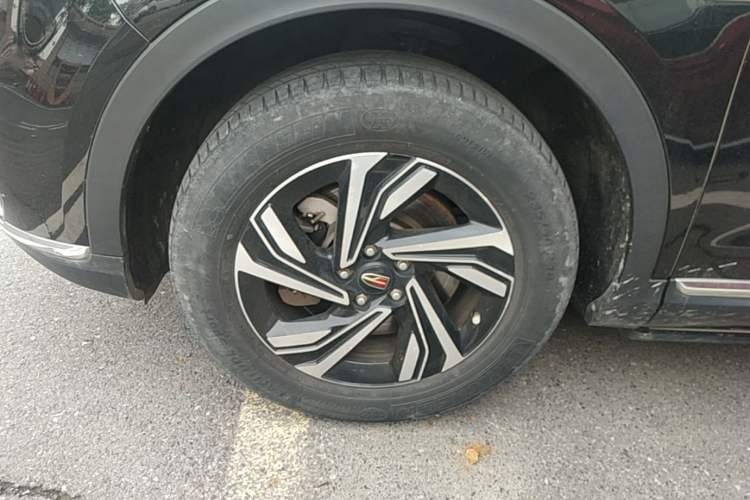 Used Hongqi HS5 2022 Revised Version 2.0T Smart Connect Flagship Edition Left Front Wheel Hub