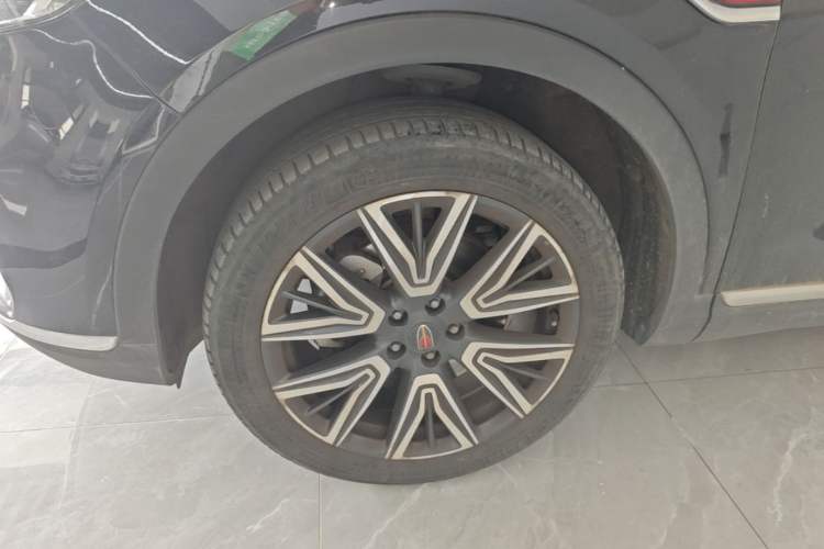 Used Hongqi HS5 2022 Facelifted Version 2.0T Smart Connect Flagship All-Wheel-Drive Edition Left Front Wheel Hub