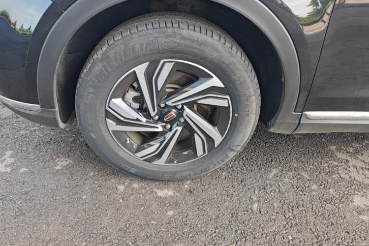 Used Hongqi HS5 2022 Revised Version 2.0T Smart Connect Flagship Edition Left Front Wheel Hub