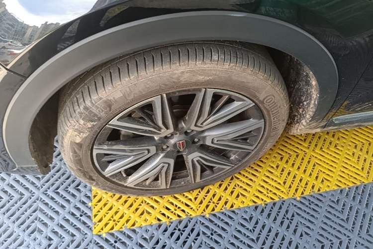 Used Hongqi HS5 2022 2.0T Smart Connect Flagship All-Wheel-Drive Version Left Front Wheel Hub