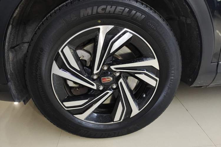 Used Hongqi HS5 2022 Revised Version 2.0T Smart Connect Flagship Edition Left Front Wheel Hub