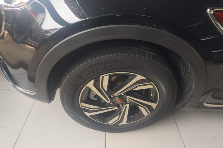 Used Hongqi HS5 2022 Revised Version 2.0T Smart Connect Flagship Edition Left Front Wheel Hub