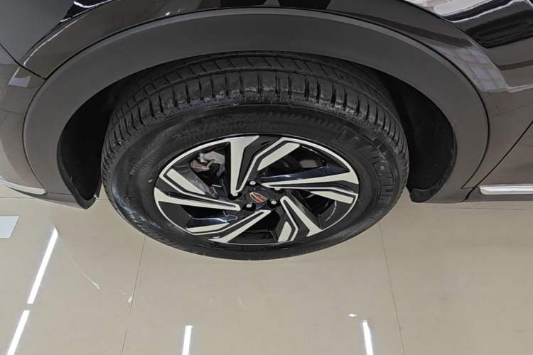Used Hongqi HS5 2022 Revised Version 2.0T Smart Connect Flagship Edition Left Front Wheel Hub