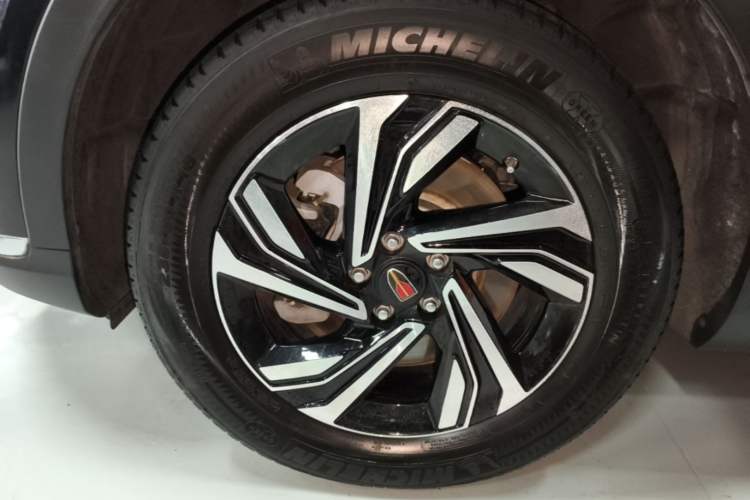 Used Hongqi HS5 2022 Revised Version 2.0T Smart Connect Flagship Edition Left Front Wheel Hub