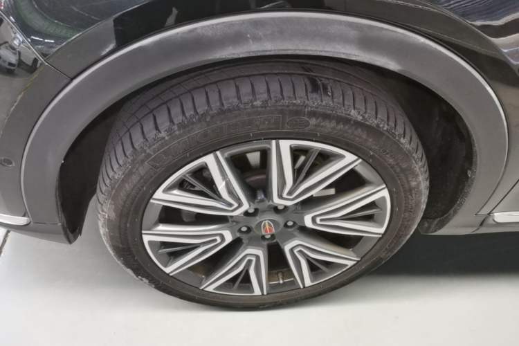 Used Hongqi HS5 2022 2.0T Smart Connect Flagship All-Wheel-Drive Version Left Front Wheel Hub