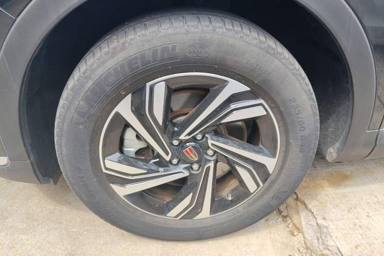 Used Hongqi HS5 2022 2.0T Smart Connect Flagship Edition Left Front Wheel Hub