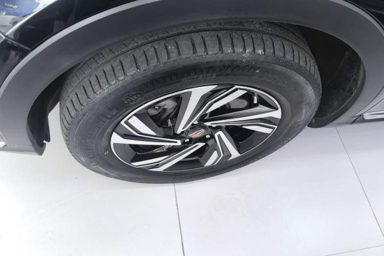 Used Hongqi HS5 2022 Revised Version 2.0T Smart Connect Flagship Edition Left Front Wheel Hub
