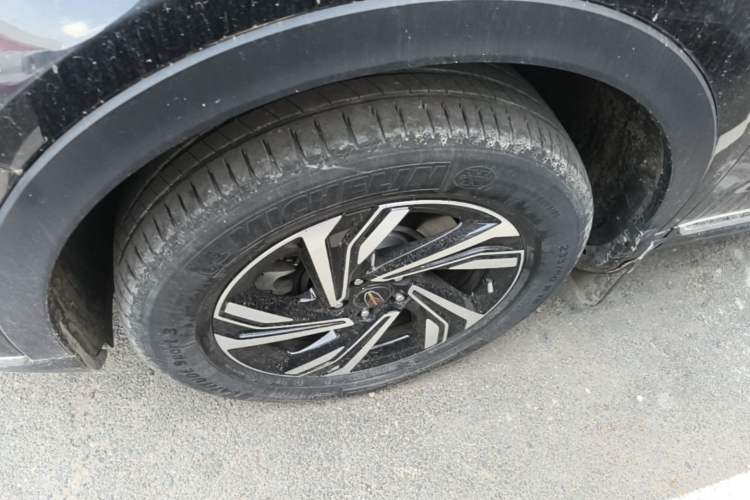 Used Hongqi HS5 2022 Revised Version 2.0T Smart Connect Flagship Edition Left Front Wheel Hub