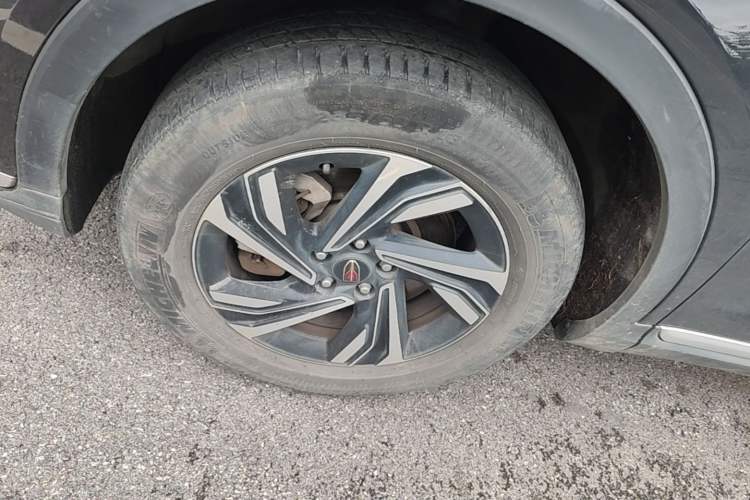 Used Hongqi HS5 2022 Revised Version 2.0T Smart Connect Flagship Edition Left Front Wheel Hub