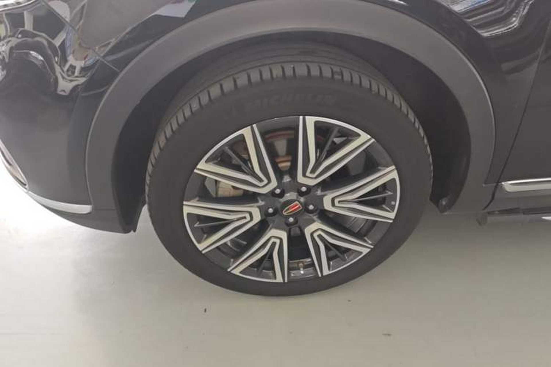 Used Hongqi HS5 2022 Facelifted Version 2.0T Smart Connect Flagship All-Wheel-Drive Edition Left Front Wheel Hub