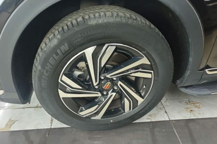 Used Hongqi HS5 2022 2.0T Smart Connect Flagship Edition Left Front Wheel Hub