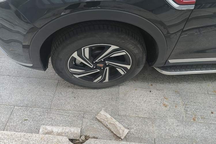 Used Hongqi HS5 2022 Revised Version 2.0T Smart Connect Flagship Edition Left Front Wheel Hub
