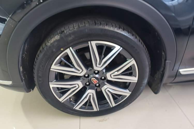 Used Hongqi HS5 2022 Facelifted Version 2.0T Smart Connect Flagship All-Wheel-Drive Edition Left Front Wheel Hub