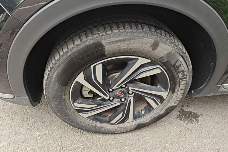 Used Hongqi HS5 2022 Revised Version 2.0T Smart Connect Flagship Edition Left Front Wheel Hub