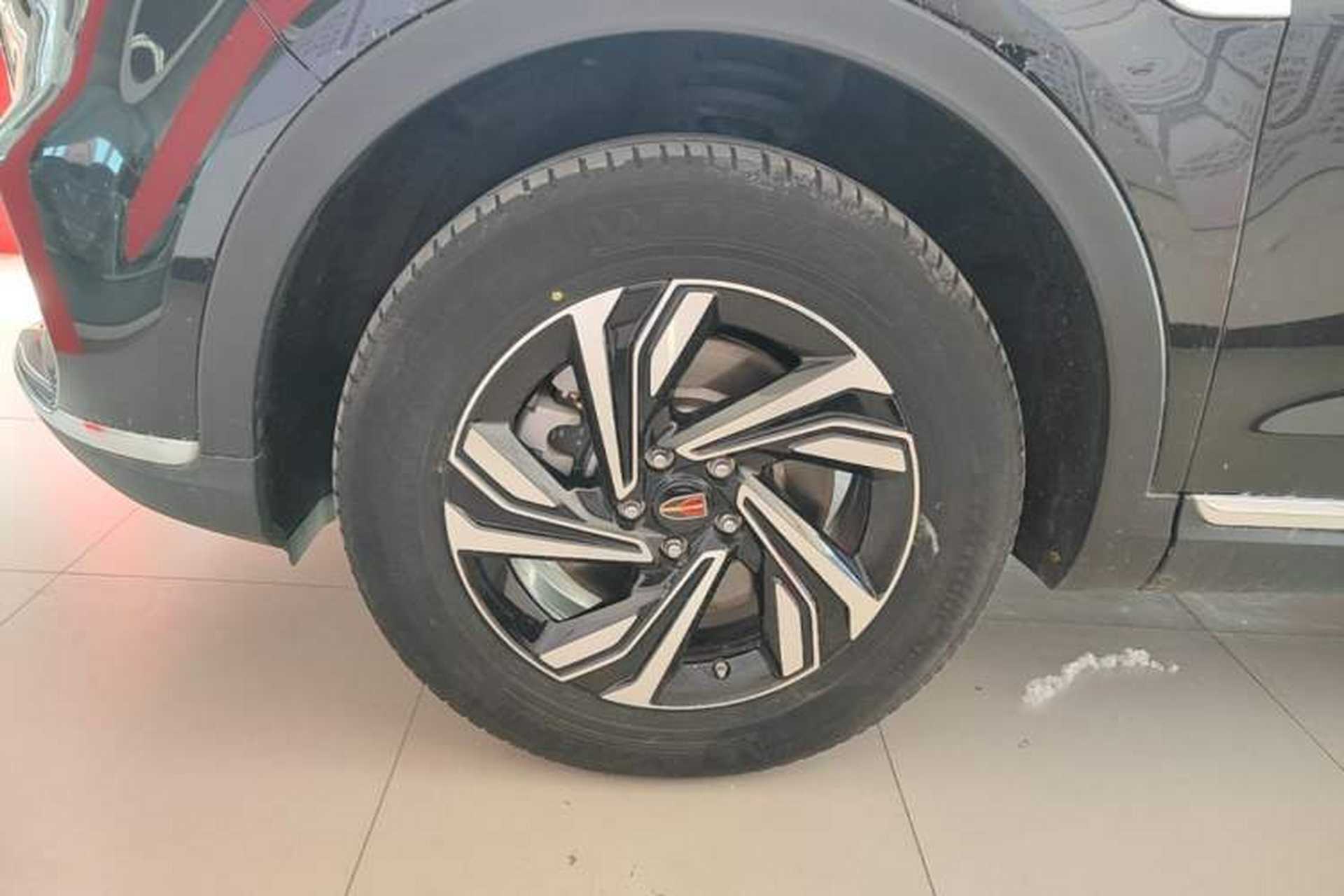 Used Hongqi HS5 2022 Revised Version 2.0T Smart Connect Flagship Edition Left Front Wheel Hub