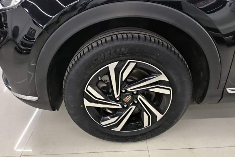 Used Hongqi HS5 2022 Revised Version 2.0T Smart Connect Flagship Edition Left Front Wheel Hub