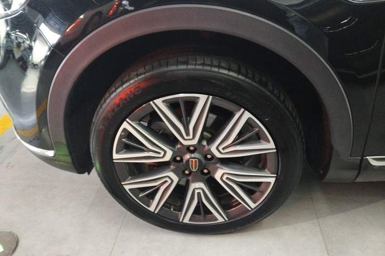 Used Hongqi HS5 2022 Facelifted Version 2.0T Smart Connect Flagship All-Wheel-Drive Edition Left Front Wheel Hub