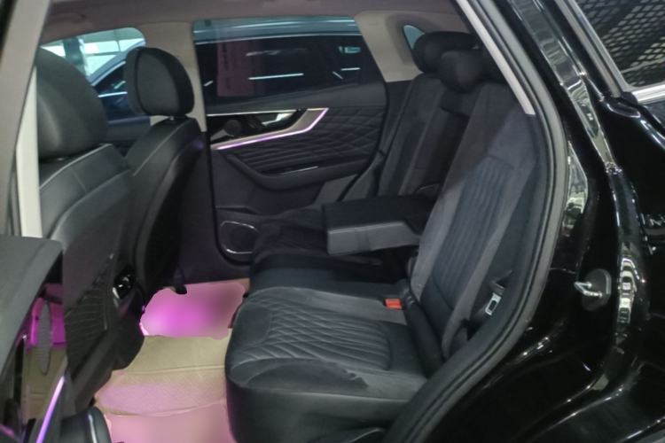 Used Hongqi HS5 2022 Facelifted Version 2.0T Smart Connect Flagship All-Wheel-Drive Edition Left Rear Seat