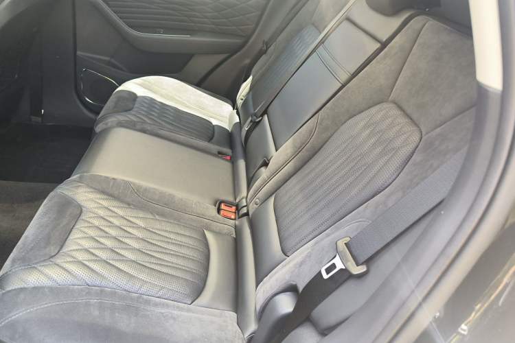 Used Hongqi HS5 2022 Revised Version 2.0T Smart Connect Flagship Edition Left Rear Seat