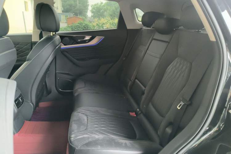 Used Hongqi HS5 2022 Facelifted Version 2.0T Smart Connect Flagship All-Wheel-Drive Edition Left Rear Seat