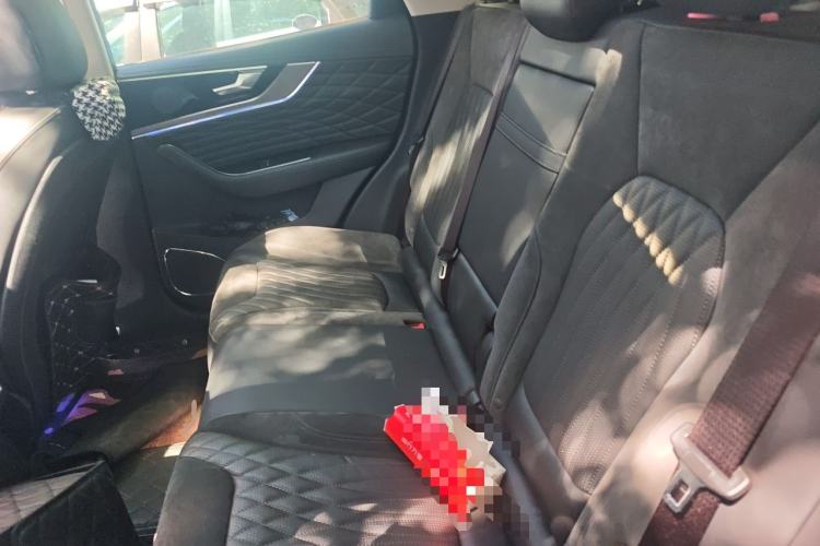 Used Hongqi HS5 2022 Facelifted Version 2.0T Smart Connect Flagship All-Wheel-Drive Edition Left Rear Seat