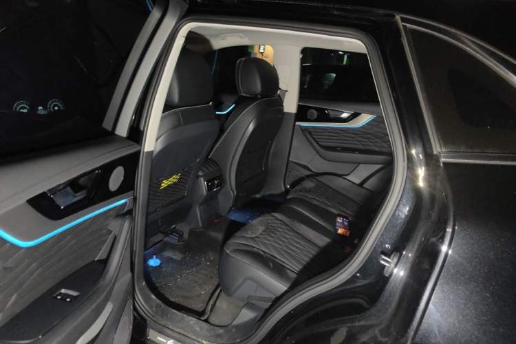 Used Hongqi HS5 2022 Revised Version 2.0T Smart Connect Flagship Edition Left Rear Seat