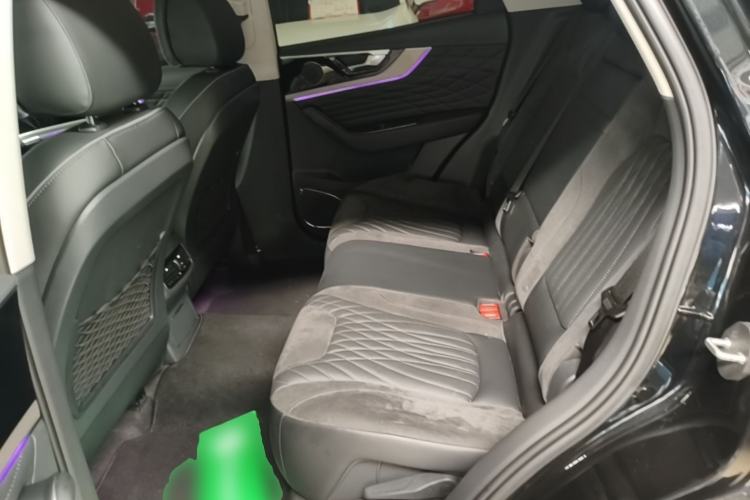 Used Hongqi HS5 2022 Facelifted Version 2.0T Smart Connect Flagship All-Wheel-Drive Edition Left Rear Seat