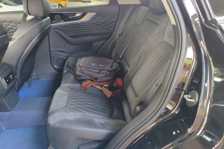 Used Hongqi HS5 2022 Facelifted Version 2.0T Smart Connect Flagship All-Wheel-Drive Edition Left Rear Seat